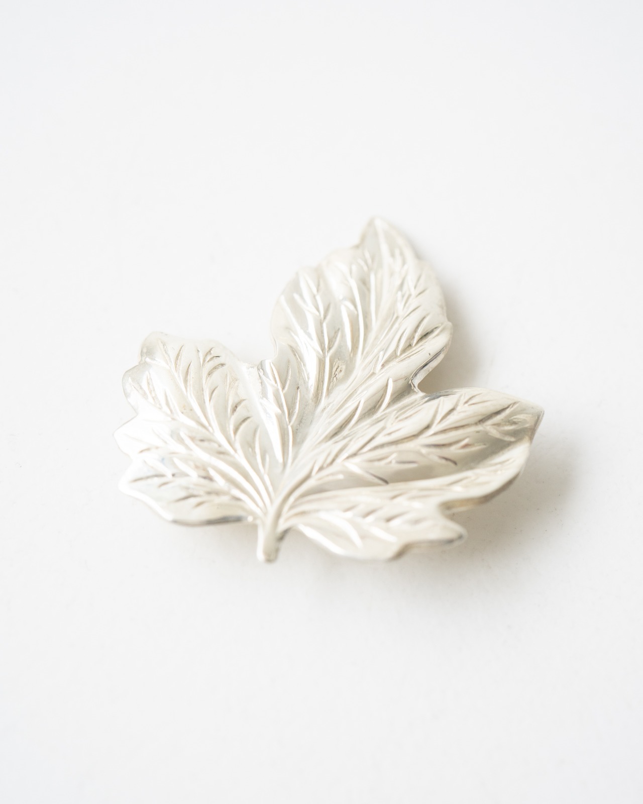 〈Tiffany＆Co〉Maple Leaf Brooch 1990