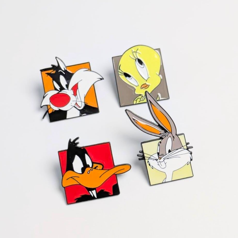 送料無料! ★ピンズ PINS★ピンバッジ 【 Looney Tunes( ルーニーテューンズ ) )】 4P SET / ピンズセット 〚アメリカン雑貨 アメトイ〛