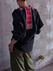 tay Original【BLACK and RE-SEW】/Vintage Yao(Dao) embroidery blouse