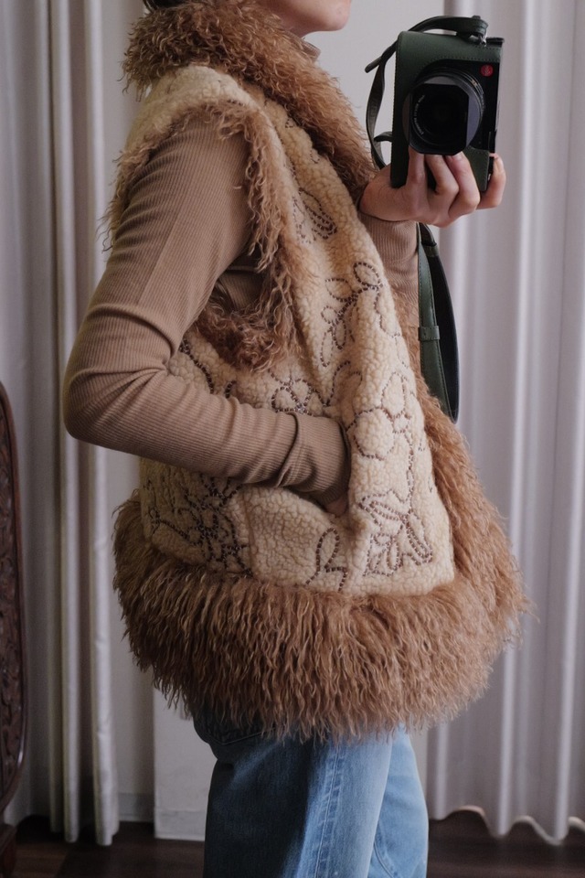 embroidery fur boa vest beige
