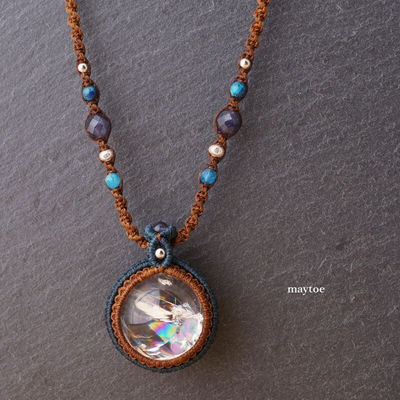 アイリスクォーツ(レインボークリスタル)のマクラメネックレス ~湖畔~