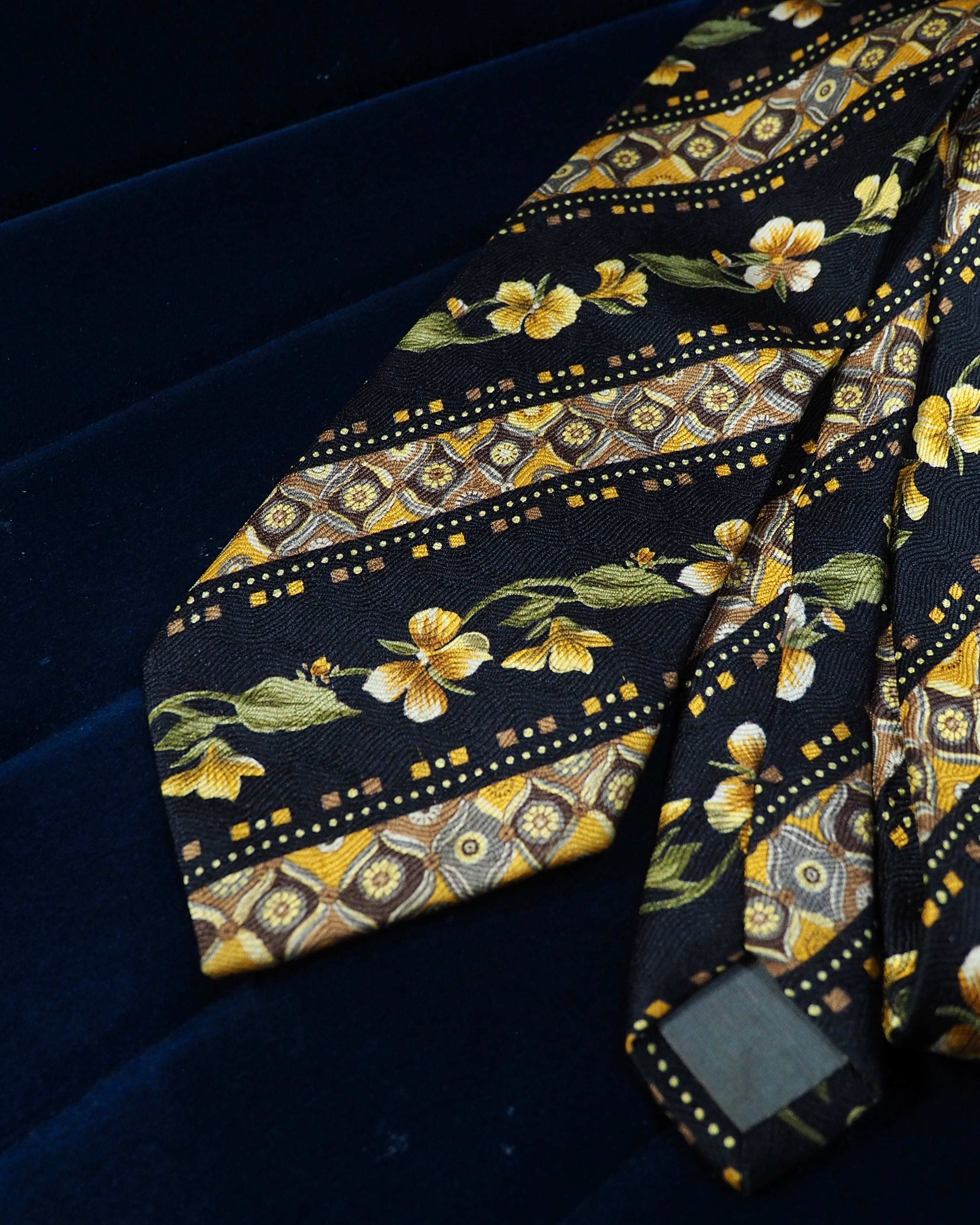 1990s " KENZO HOMME " Beautiful Luxury Flower All pattern vintage silk Tie