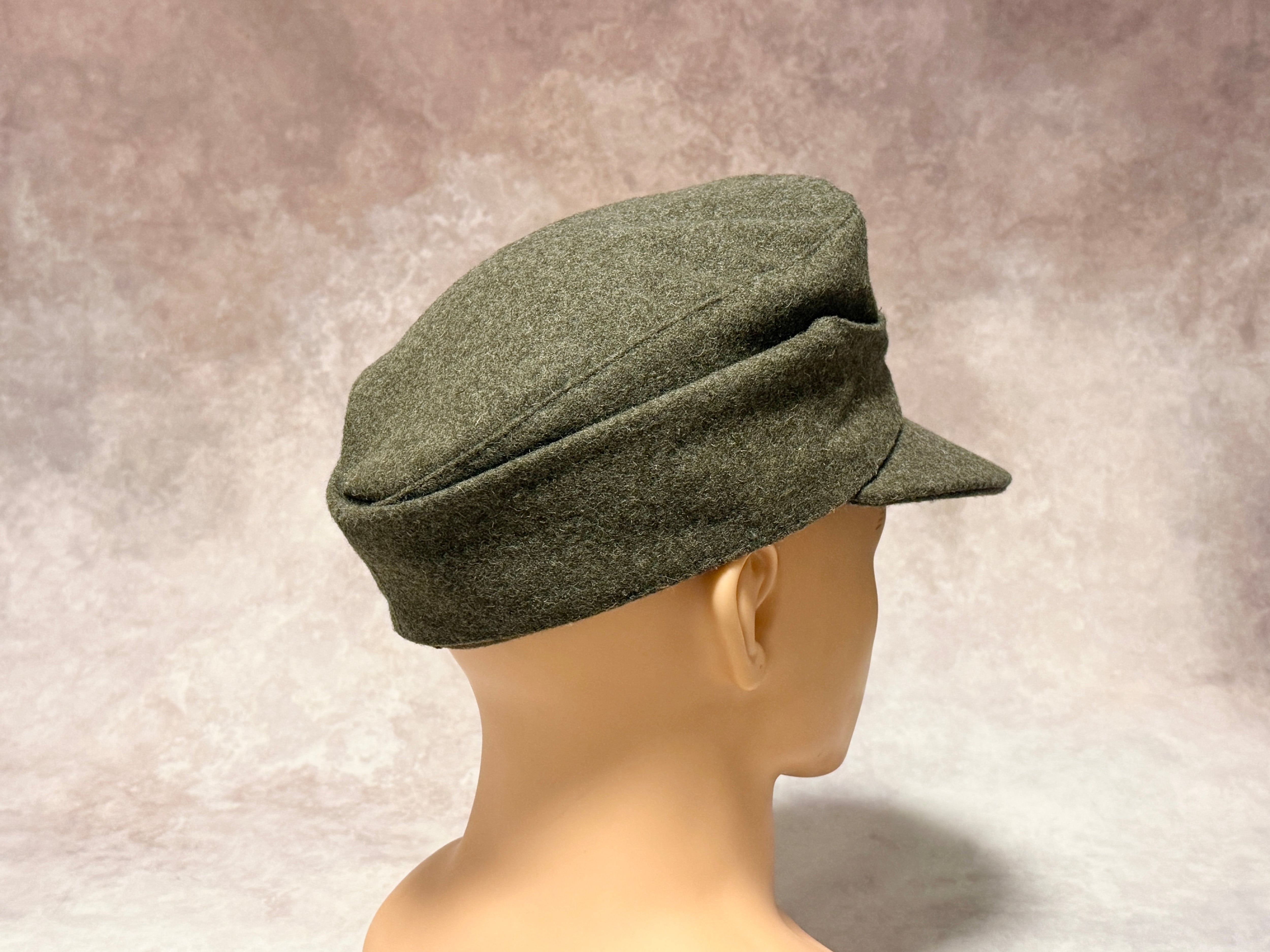 USED】WWII ドイツ軍 M43規格帽 陸軍ワンピース刺繍徽章つき 58cm