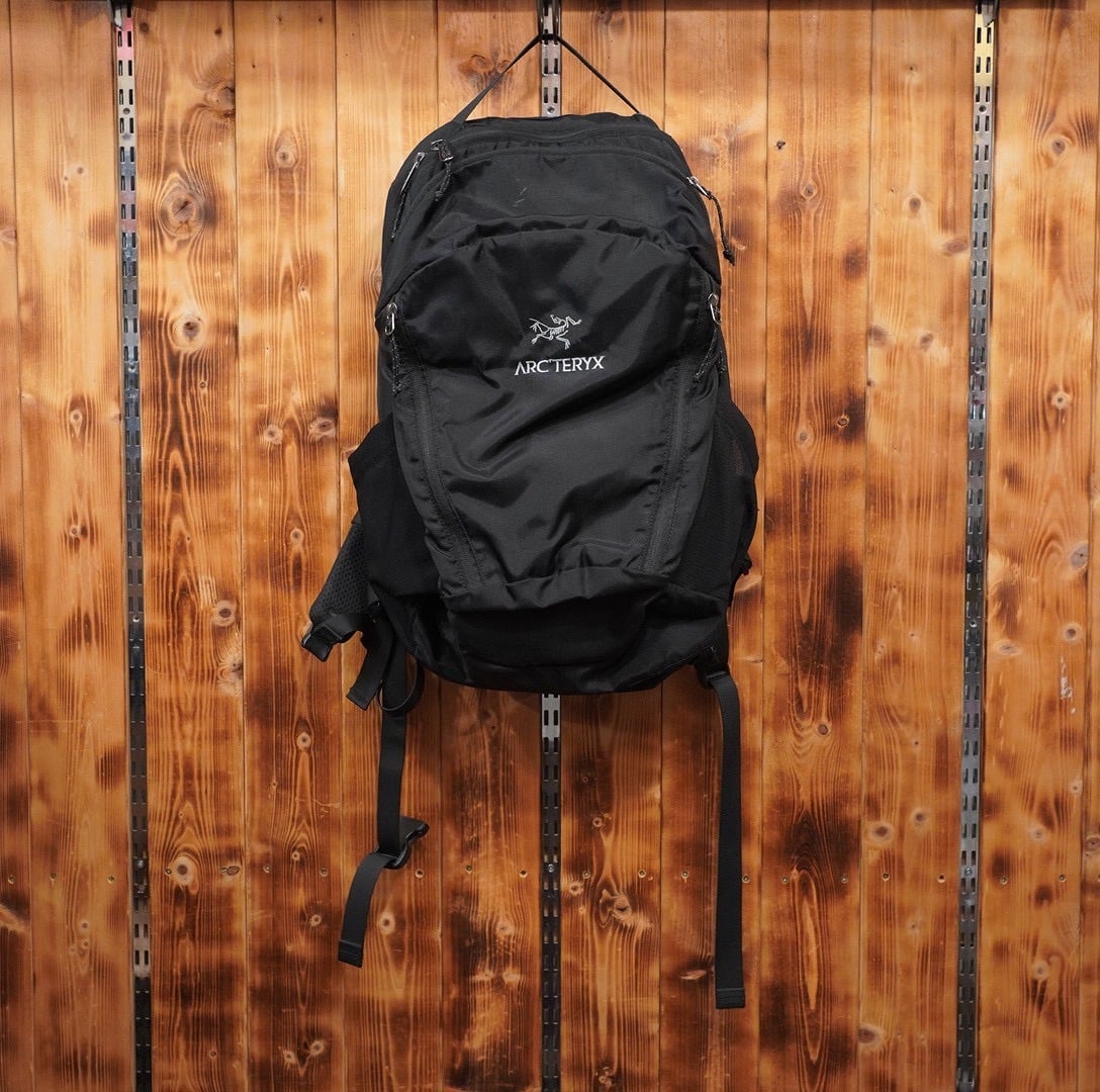 arc'teryx mantis 26 鞄 アークテリクス ブラック バックパック マンティス