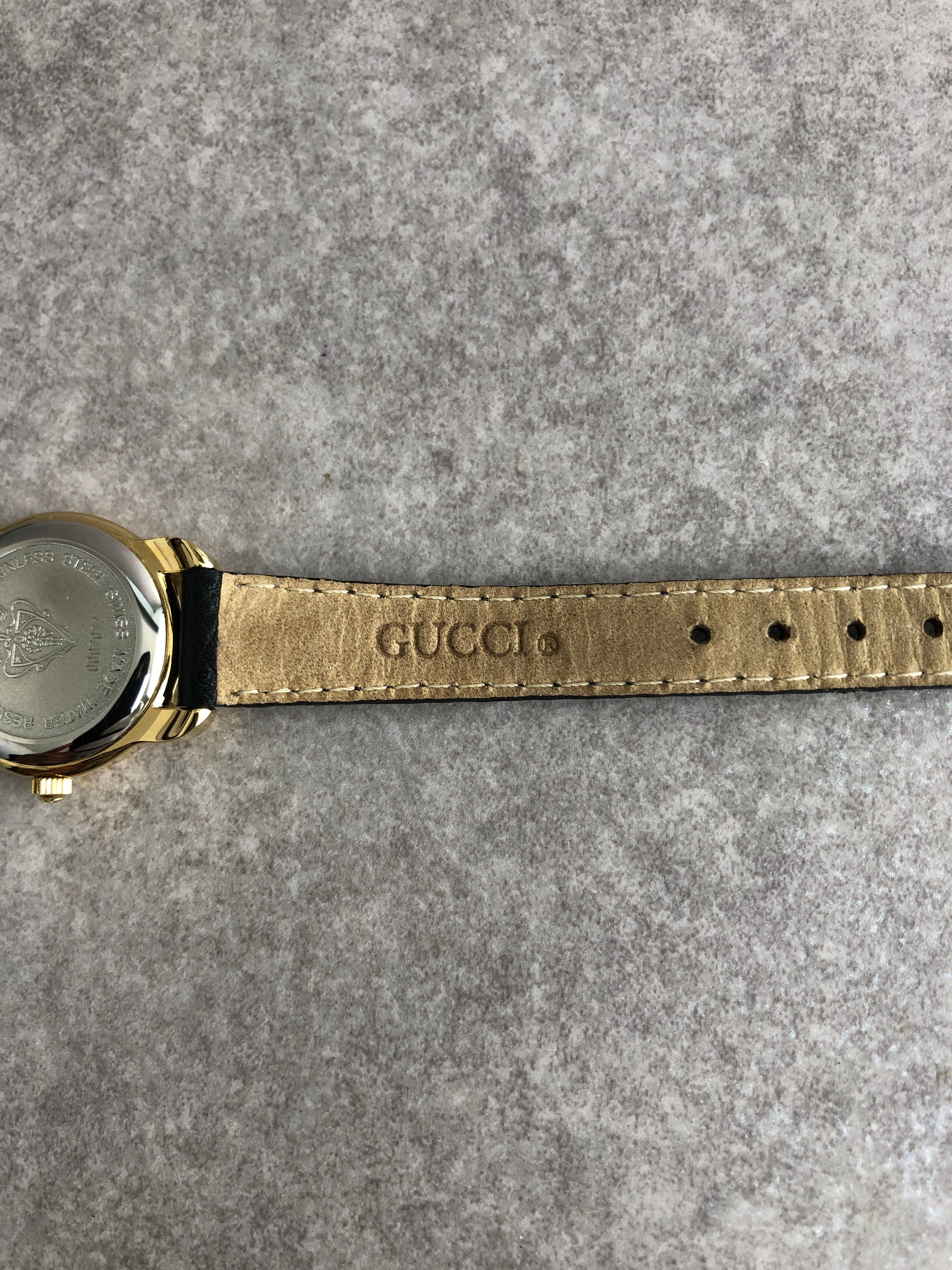 GUCCI グッチ 腕時計 ブラック×ゴールド ローマ文字 5100L レザー