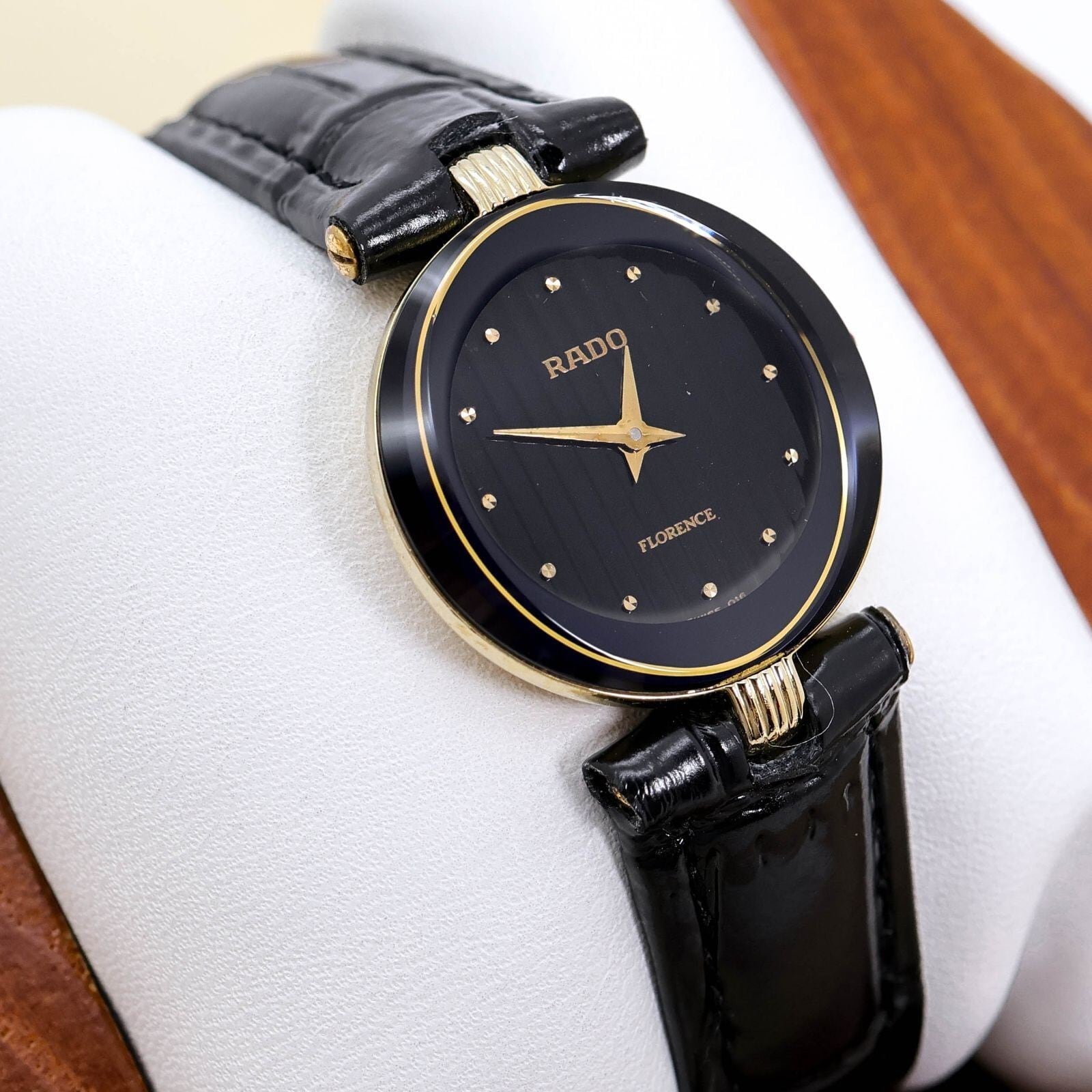 稼働 GUCCI 腕時計 9000L レディース コンビ 新品電池 3257 | Like a