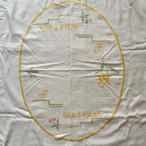 イースターな刺繍布