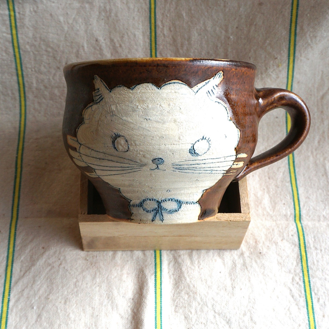 コンガリ舎　くぼともこ　マグカップ　つぼ型　