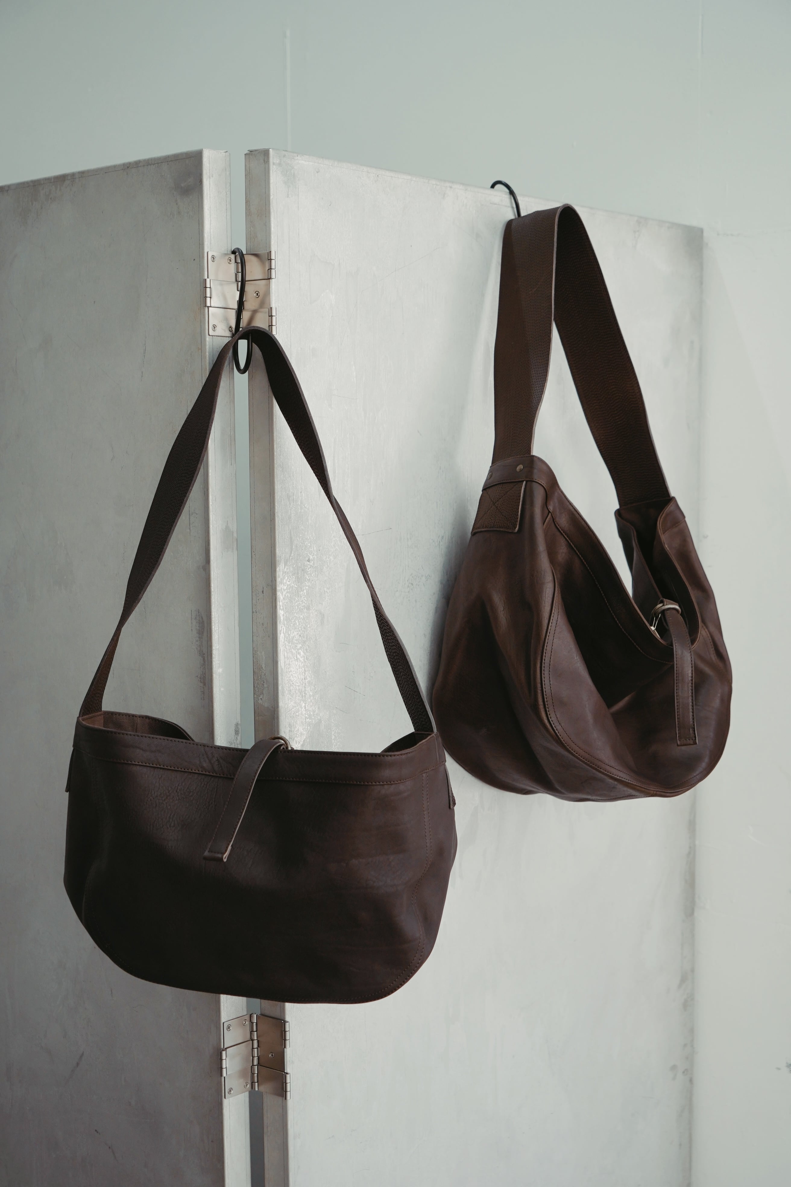 T.T / LOT.018 NEWSBOY BAG SMALL(BLACK) | LiNN