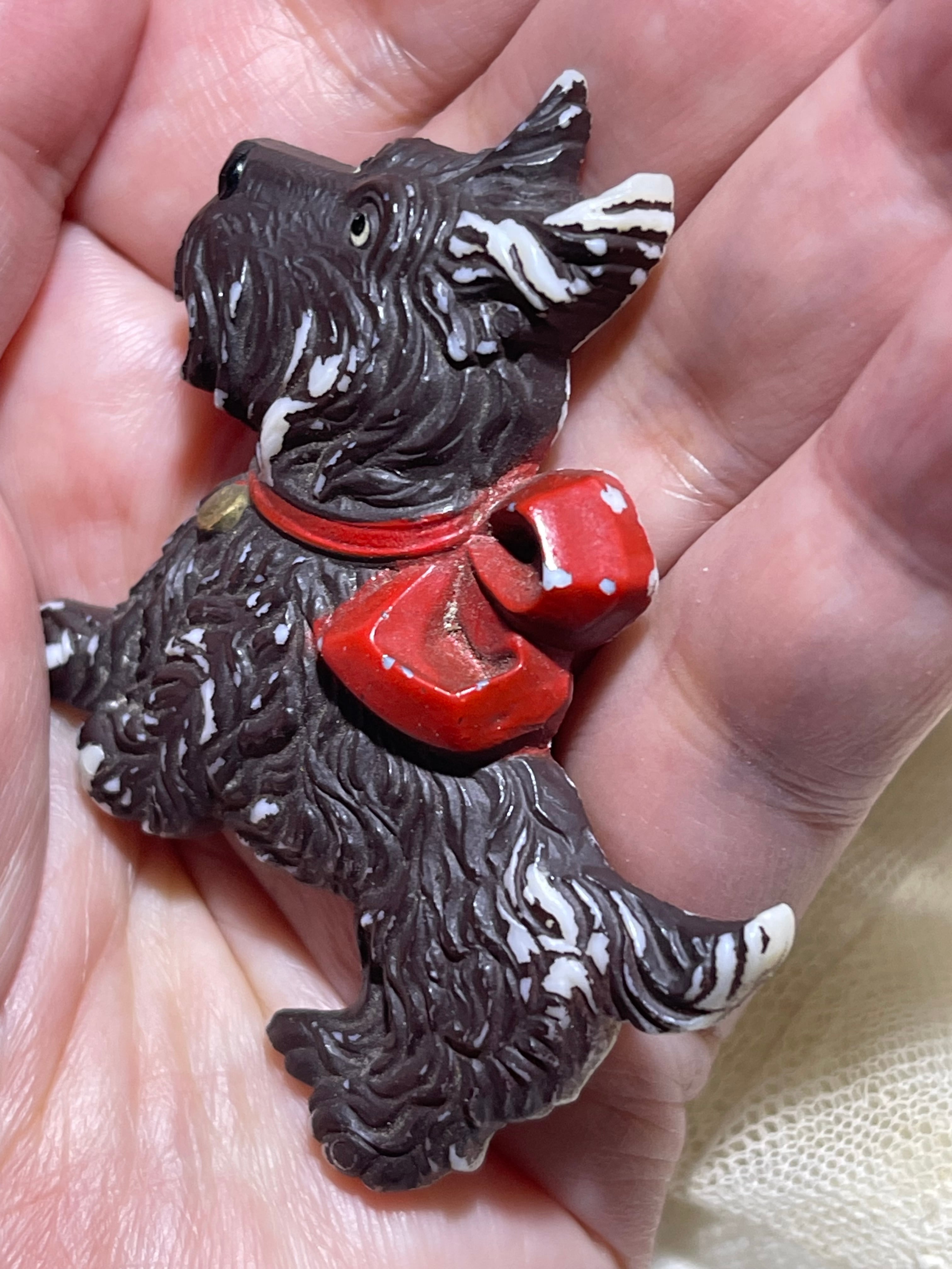 vintage セルロイド 大きめこげ茶色 テリアのブローチ | アネモネ雑貨店