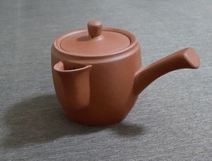 70年代早期紫砂壺　清水泥　横手茶壺　未使用品　中国宜興款