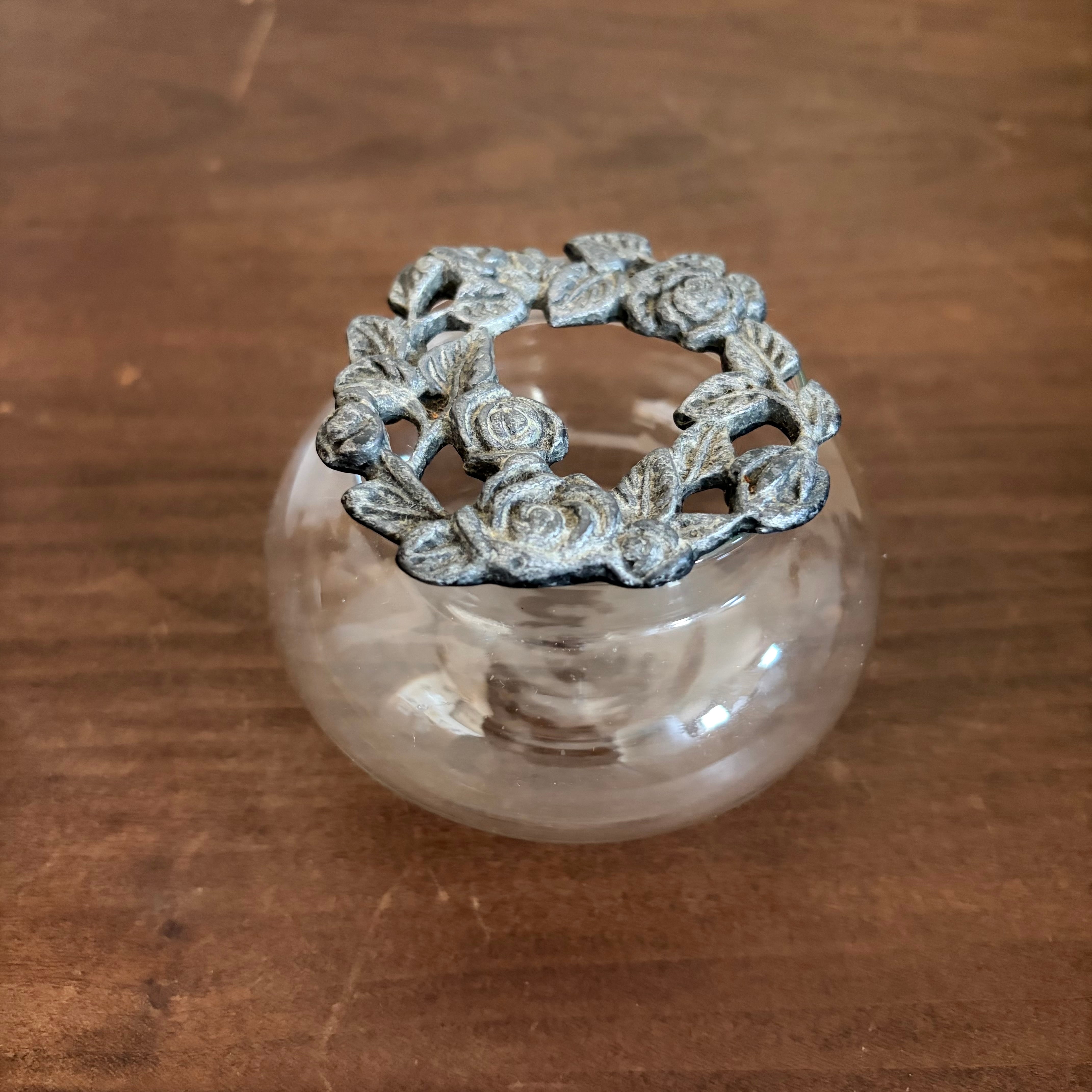 バラ模様の蓋つきポプリポット