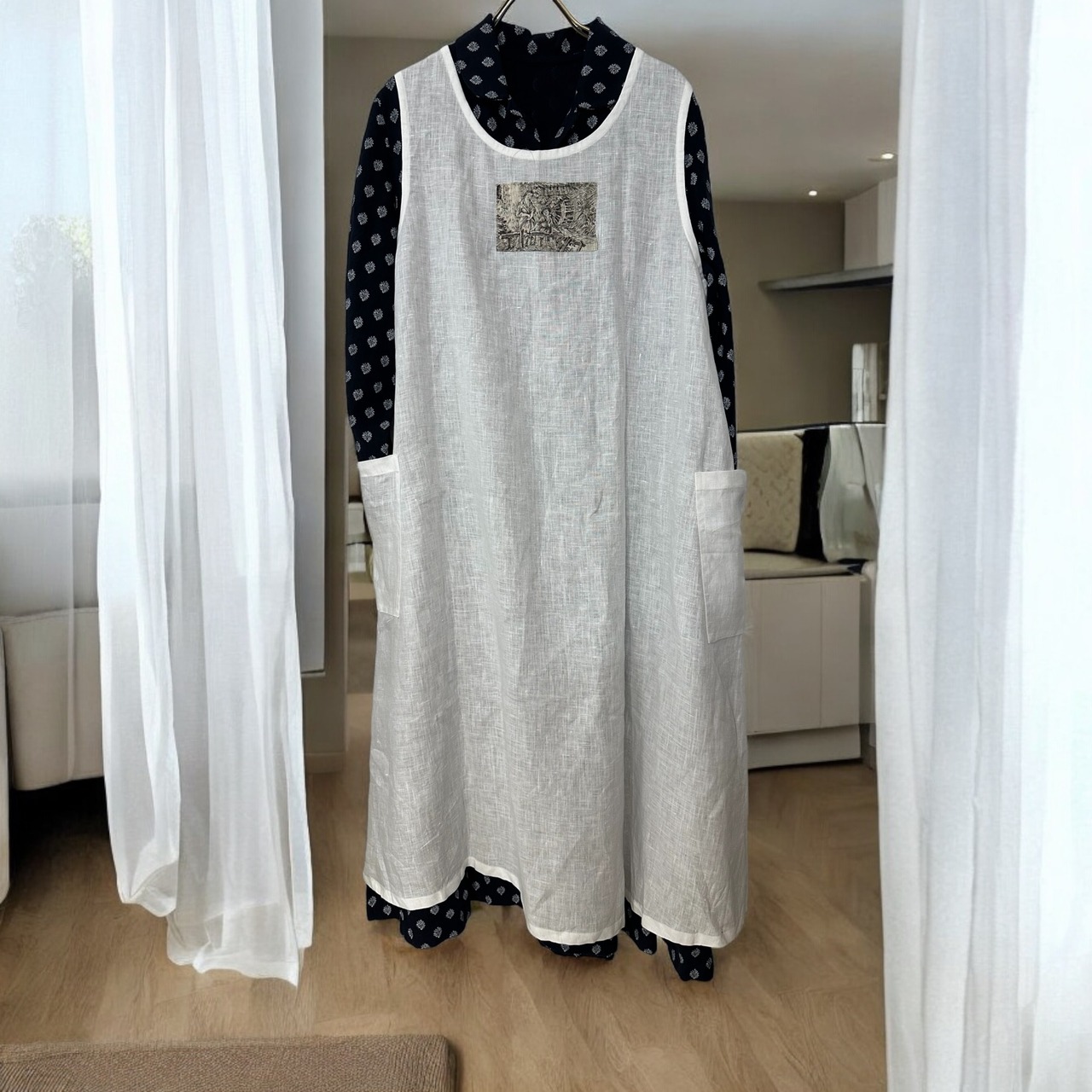エプロンドレス白　、黒