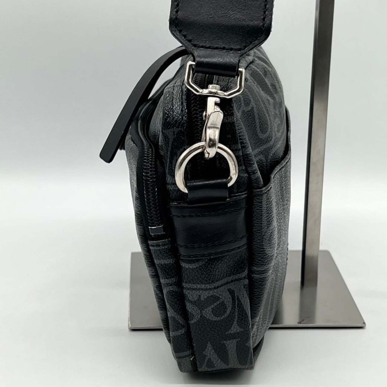 ✨極美品✨Vivienne Westwood ショルダーバッグ PVC 黒色 | F.B 