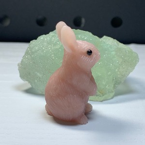 (訳有り)ピンクオパールうさぎ×グリーンフローライト原石クラスター