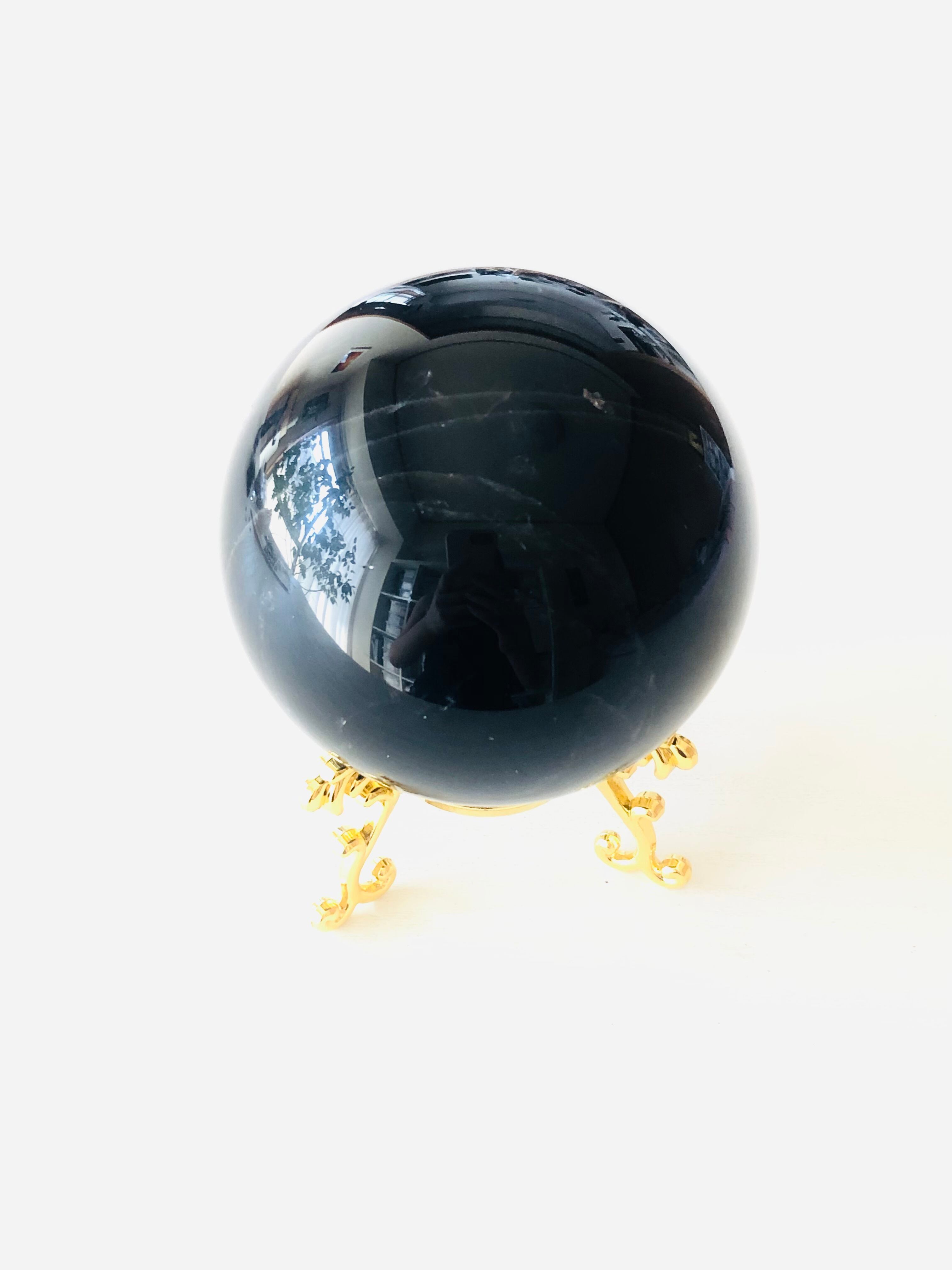 あなたを守る漆黒の盾！モリオン(黒水晶)の丸玉✴︎84mm | 虹色の星