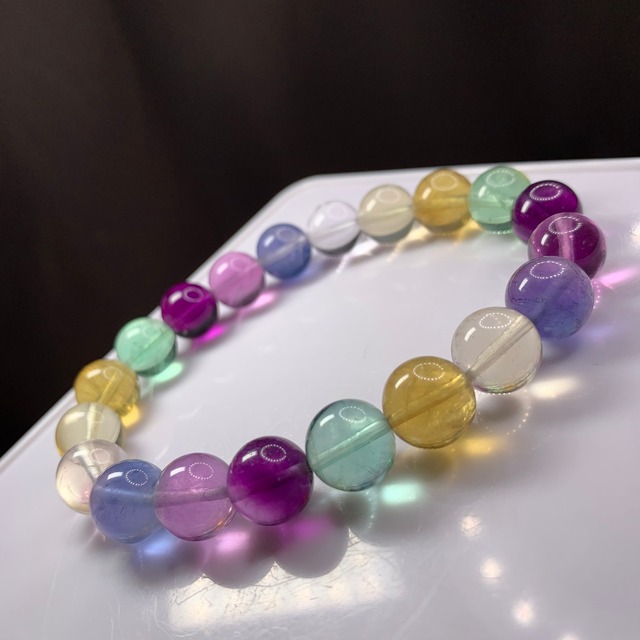 A17.色合いが綺麗なマルチカラーフローライトブレスレット