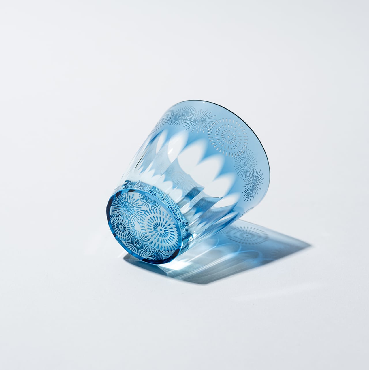 花火（インディゴ×ライトブルー）大サイズ | 椎名切子（GLASS-LAB