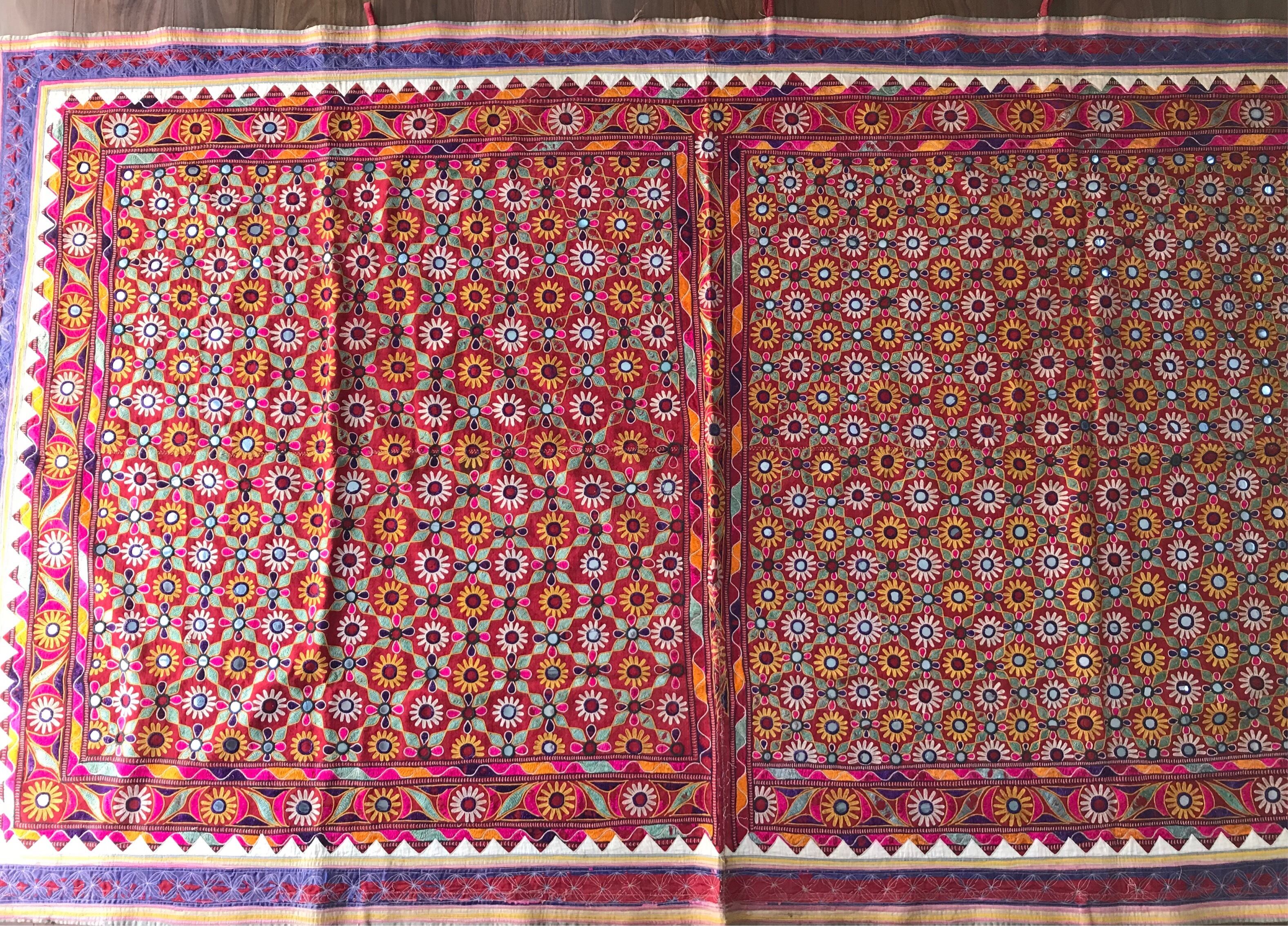 INDIA - GUJARAT MIRROR WORK EMBROIDERY CLOTH / BIG SIZE