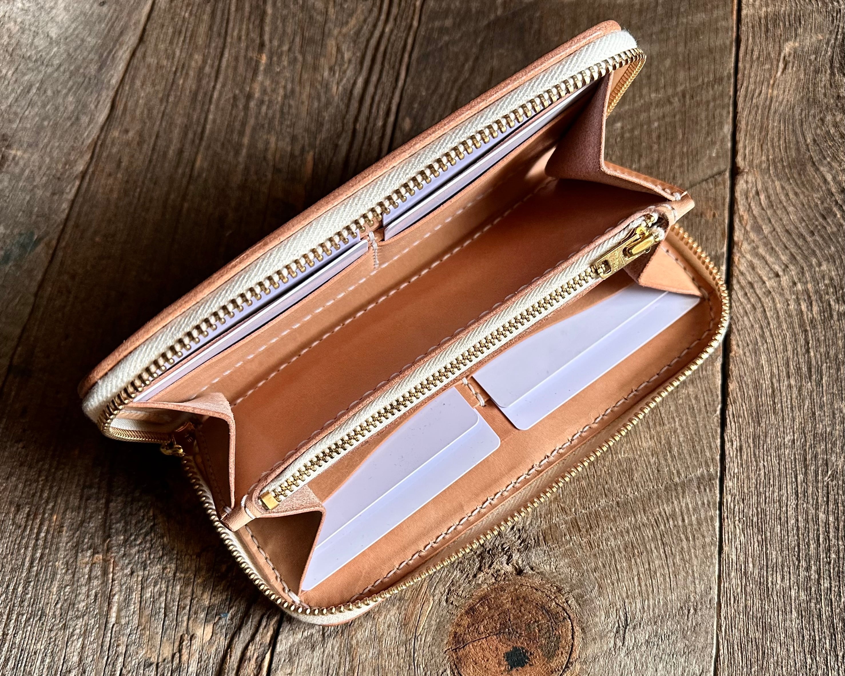 ROUND ZIP LONG WALLET | Casoworks