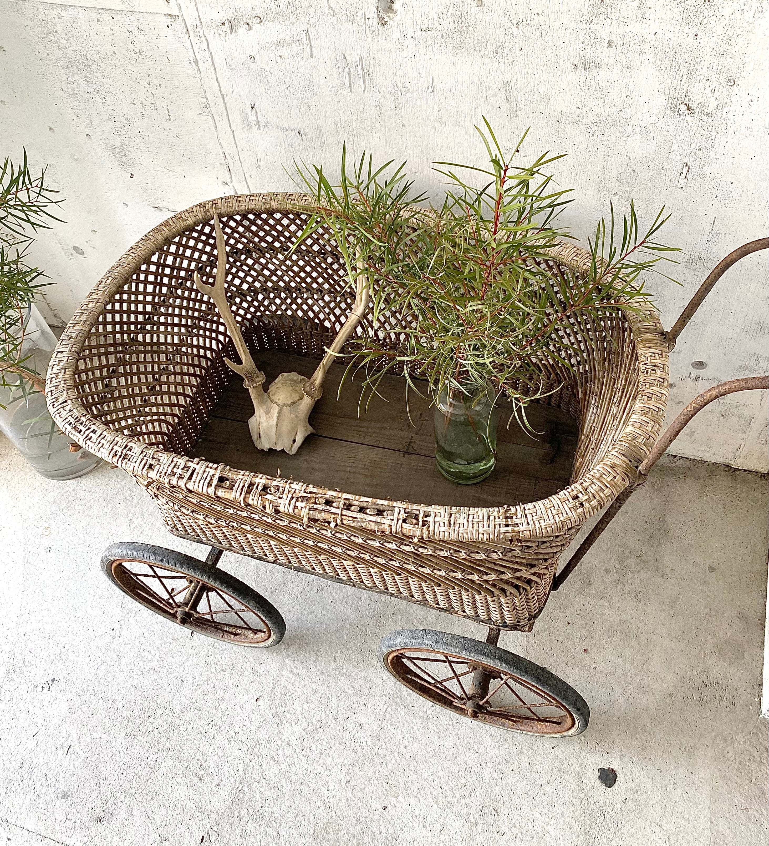シャビーな乳母車[古家具] | giraffes craft