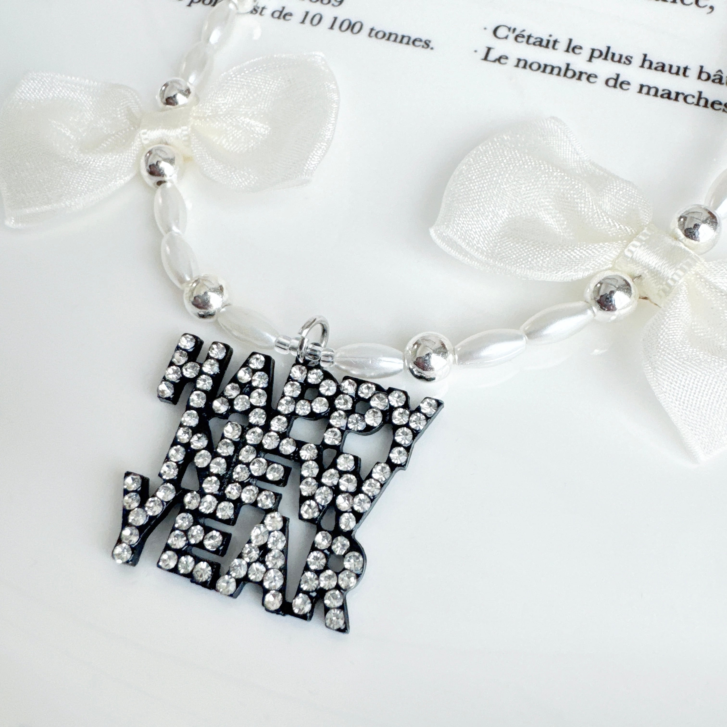 ラインストーンNEW YEARネックレス