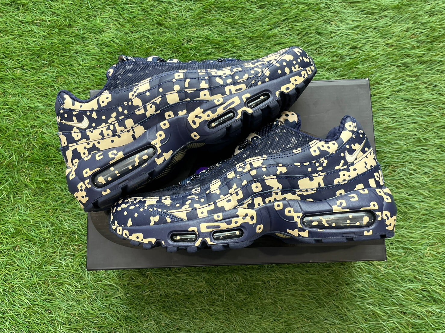 均一SALE‼ NIKE × C.E. AIR MAX 95 BLACKENED BLUE 26cm AV0765-400 