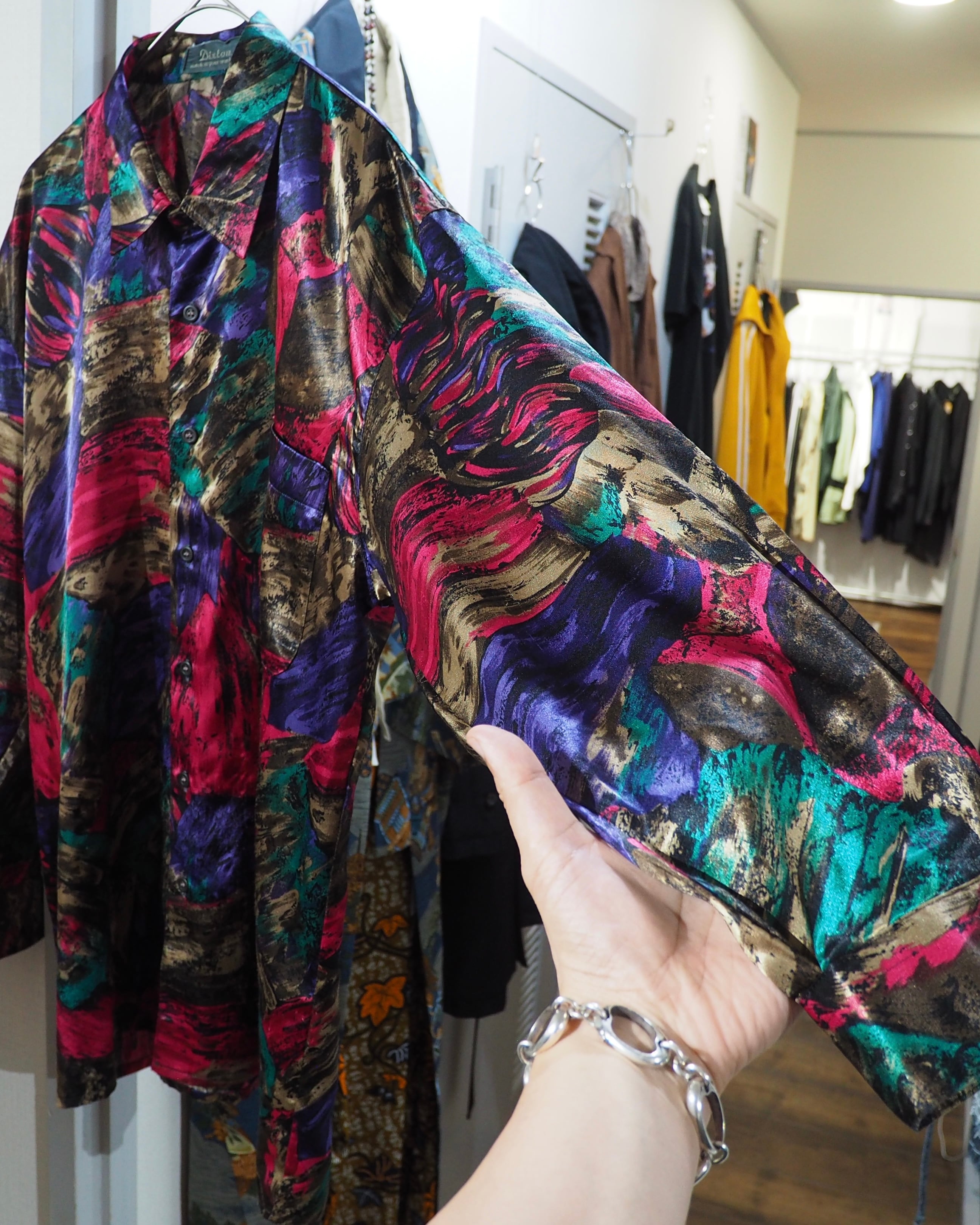 1980 - 90s Bewitching Multi Color painted vintage Drape loose Shirt