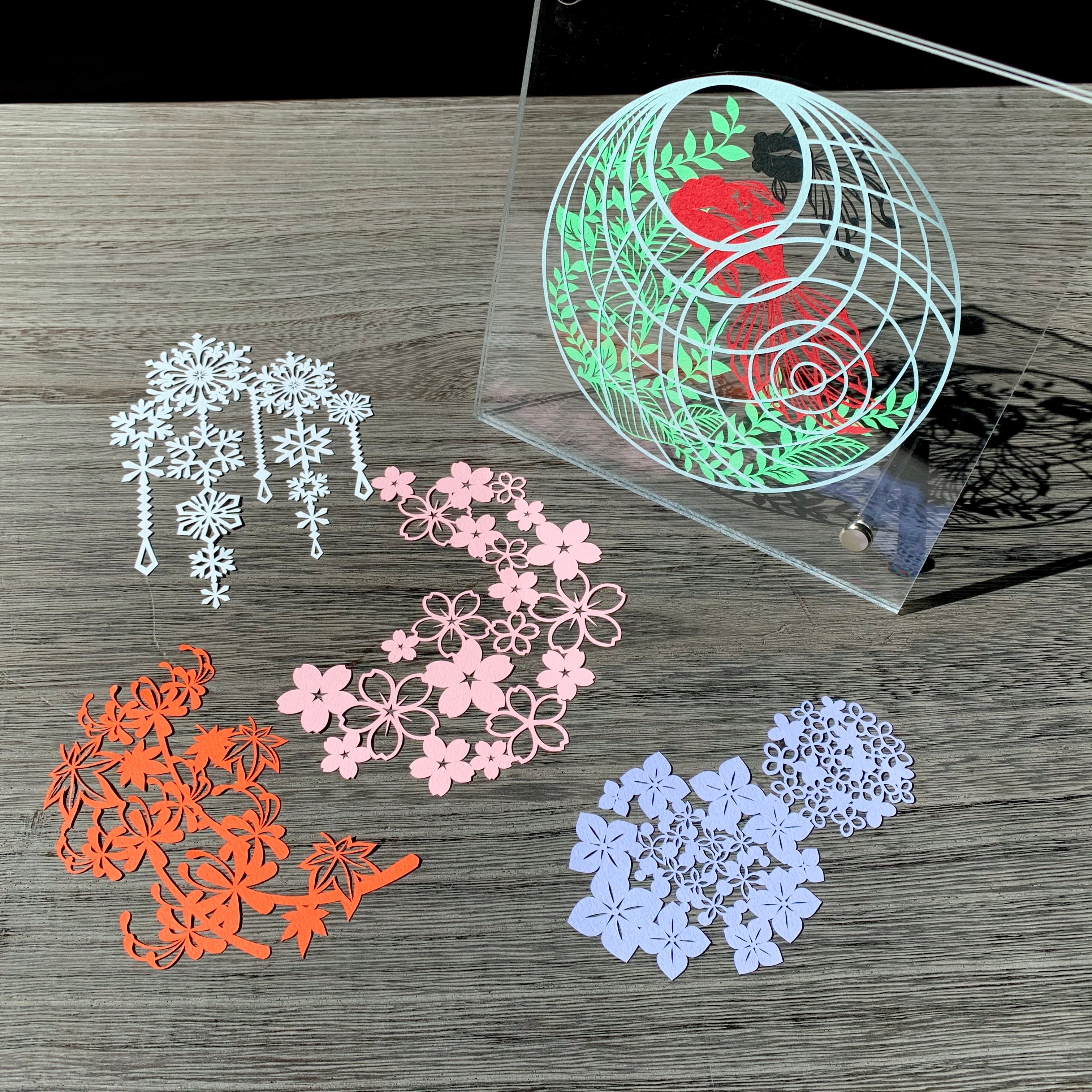 飛べ！金魚？ a4アート紙2枚 飛べ！金魚？ a4アート紙2枚