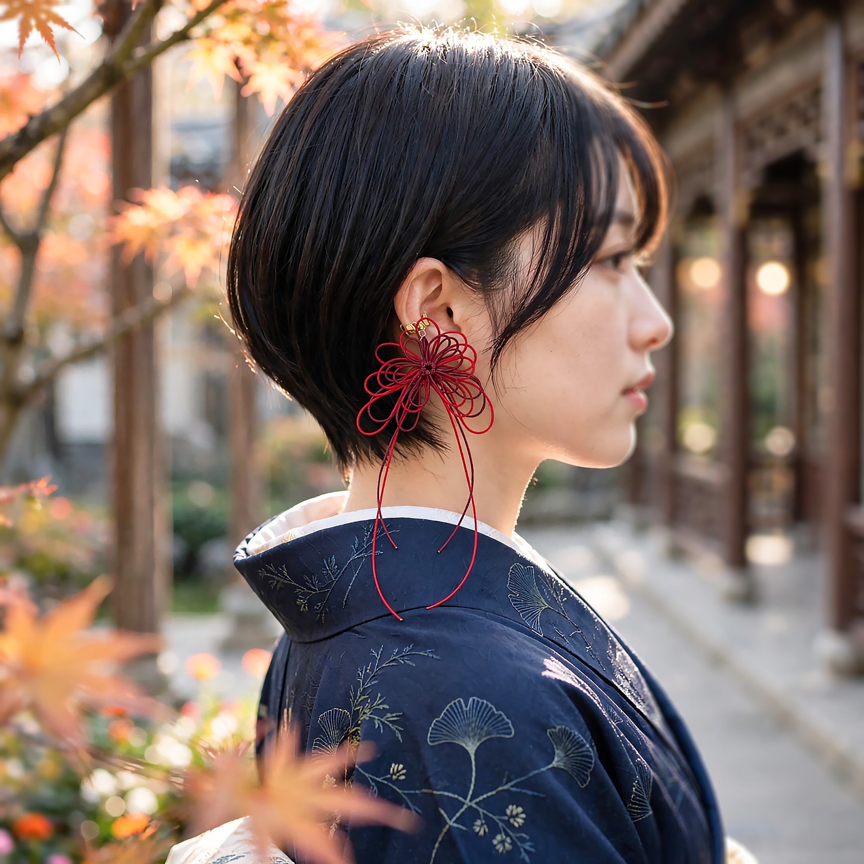 飾り結びかたっぽイヤーカフ「かなた、瞠」(臙脂×赤)| 軽量快適に叶える和風スタイル