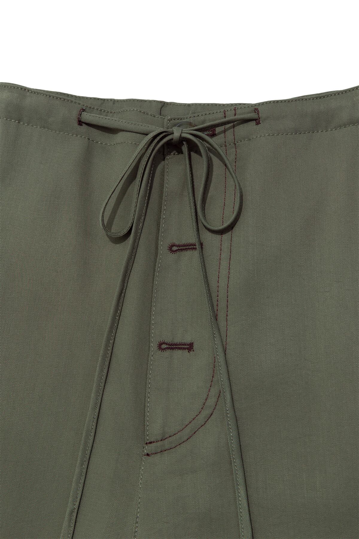 Matin Kim] BUTTON POINT STRING WIDE PANTS IN KHAKI 正規品