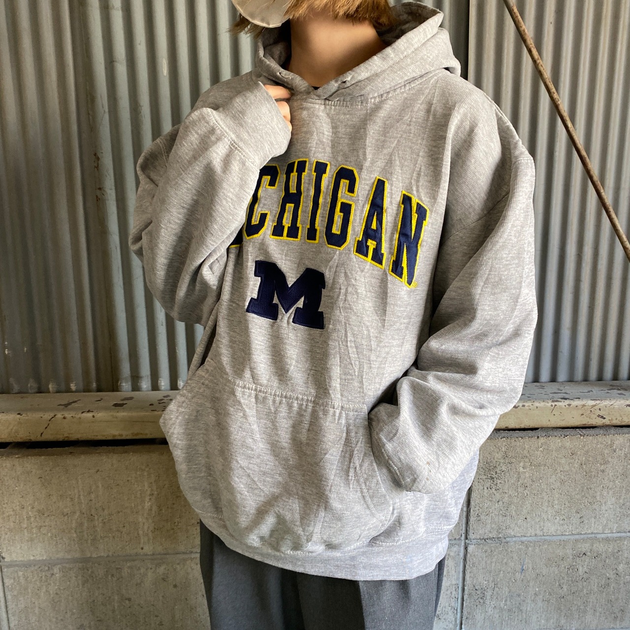 MICHIGAN ワッペン 刺繍 2段 ロゴ カレッジチーム スウェットパーカー 