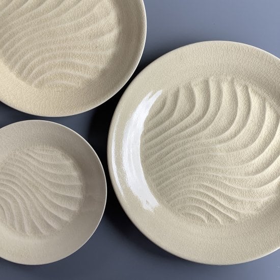 波紋丸皿 - 大 Wave-patterned round plate - large | arakitoyo