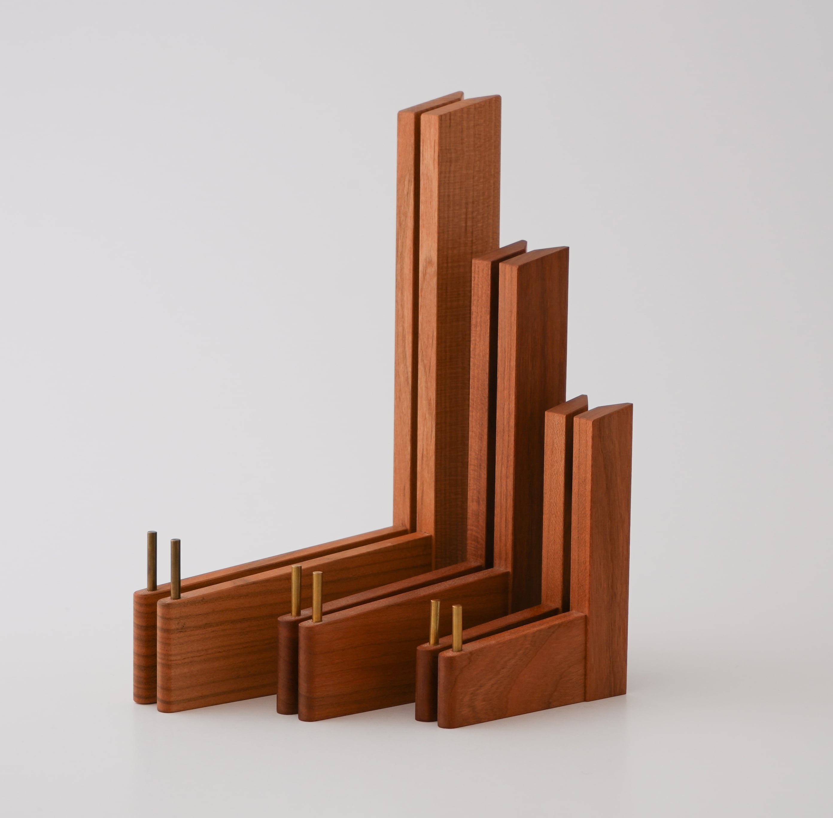 皿立て（小）plate stand small | ヨシタ手工業デザイン室