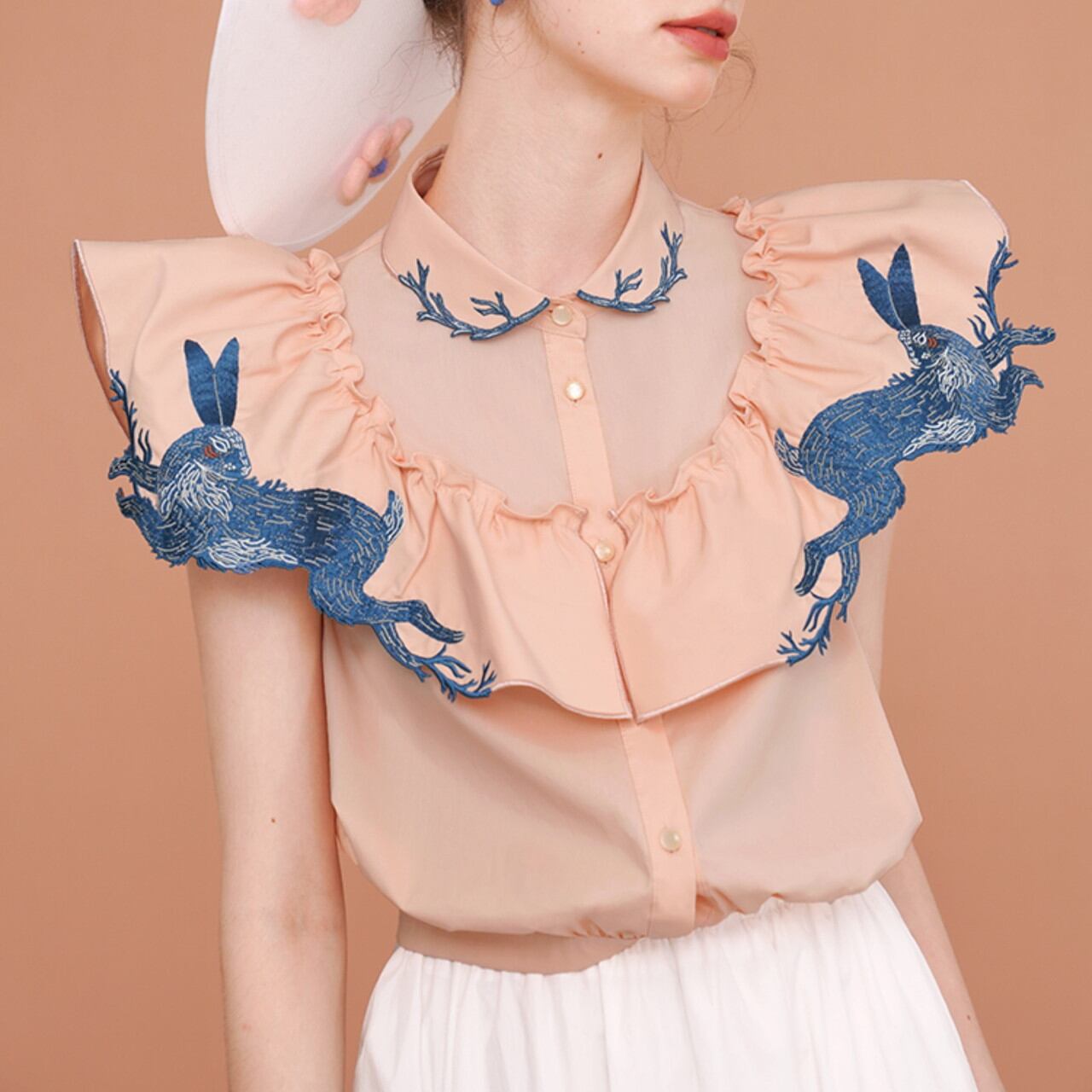 2色】rabbit刺繍フリルブラウス (kai0355) | Shelluits