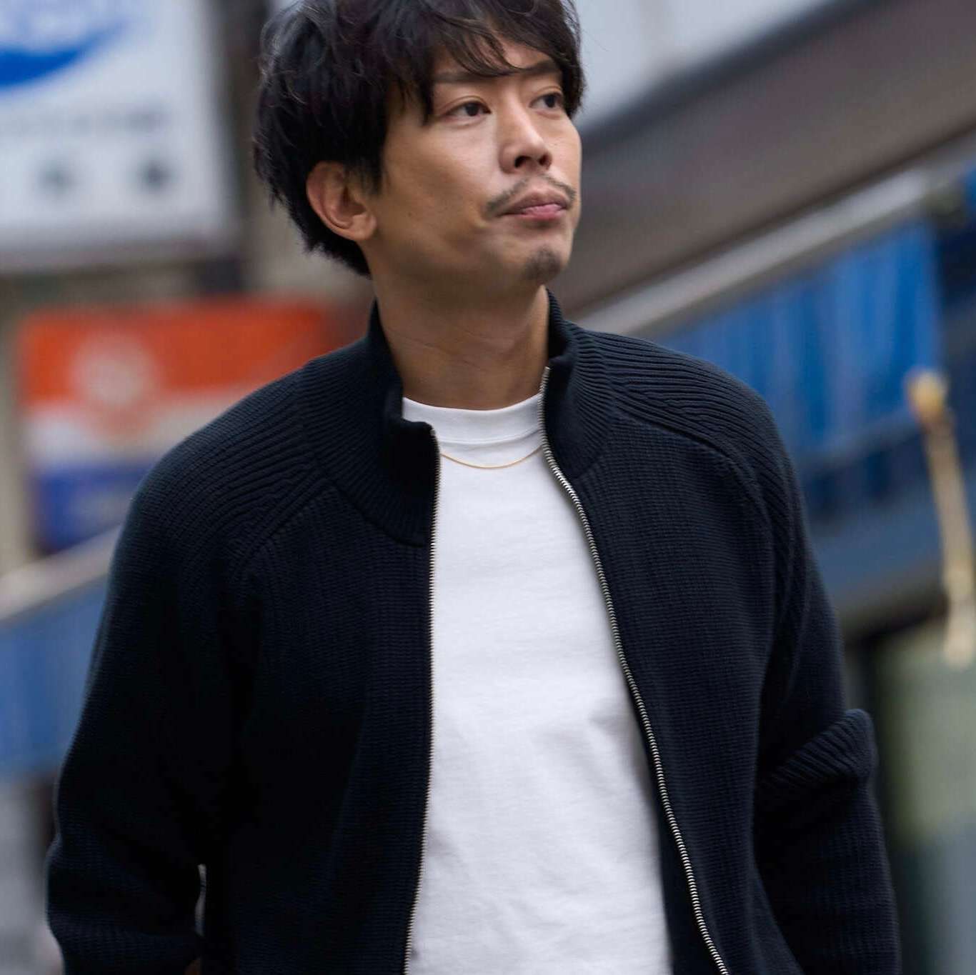 休日のOFFも、仕事のONも。大人の「ドライバーズニット」 | 「Japan