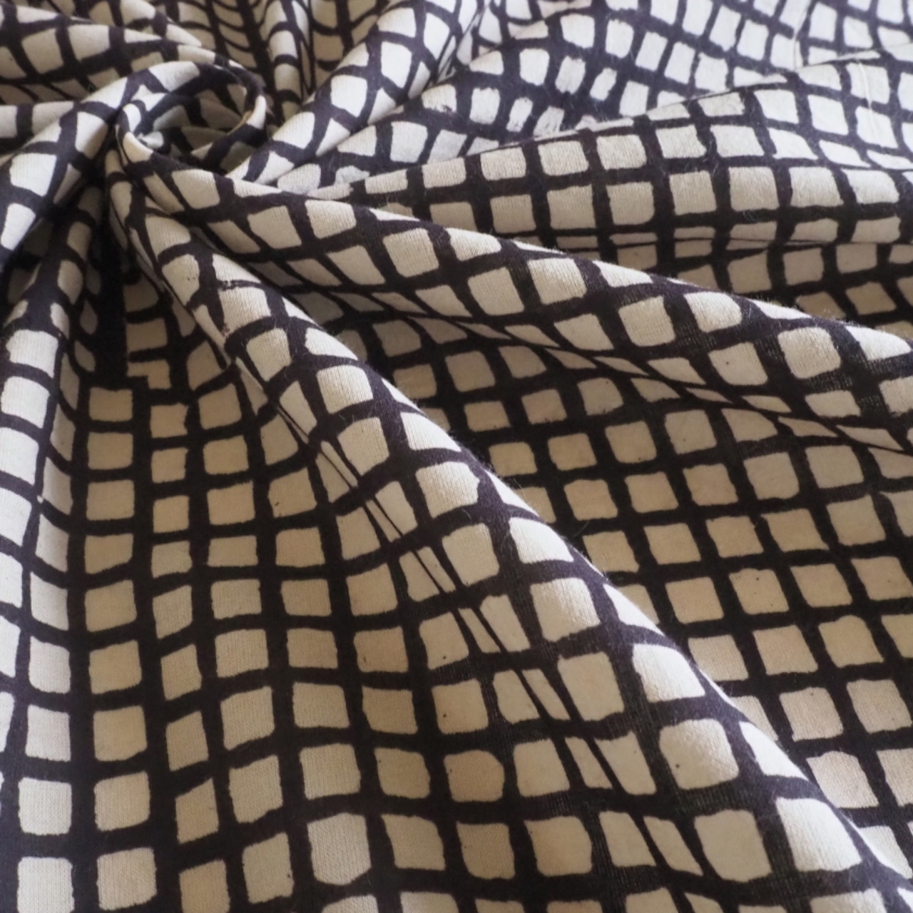 ブロックプリント生地【50cm単位】インド綿 チェック柄 生成り×黒 #57010-BK1