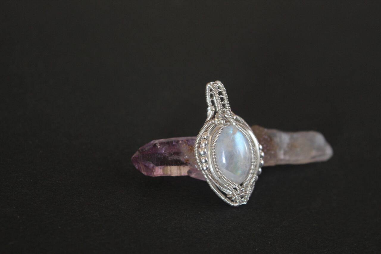 Rainbow moonstone silver925 wire wrapping  pendant