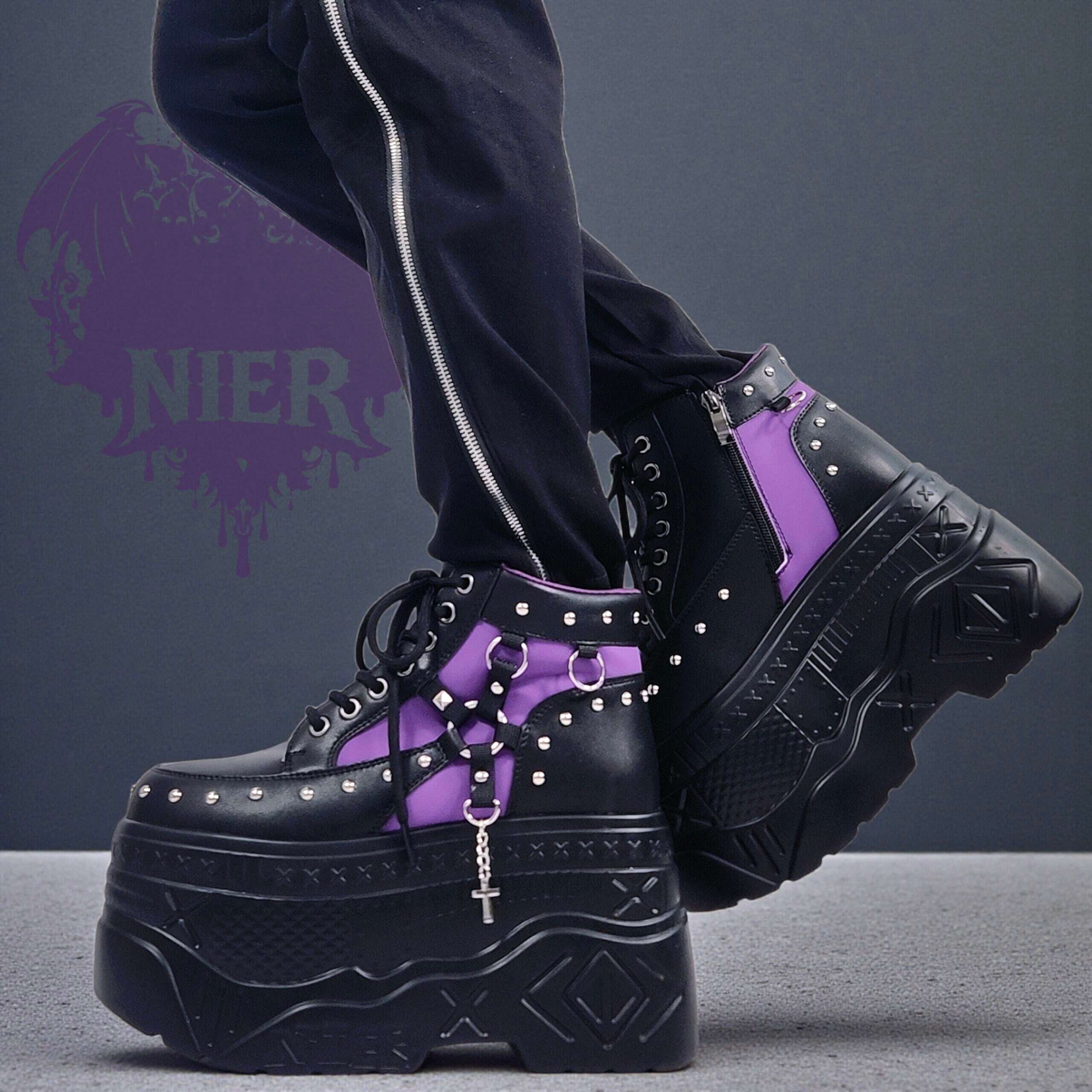 ゾロ目の日限定大特価】1/2GOTHIC厚底スニーカーガチャ【各サイズ3点