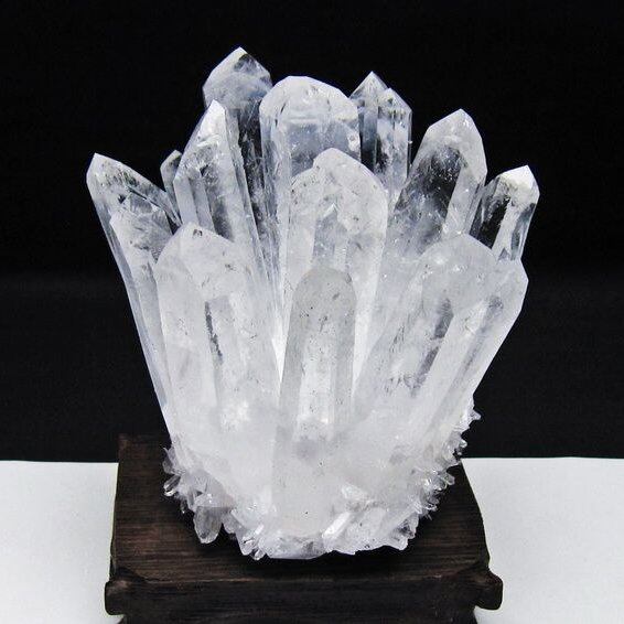水晶 クラスター 水晶 原石 台座付属 一点物 おまかせ便 182-8601