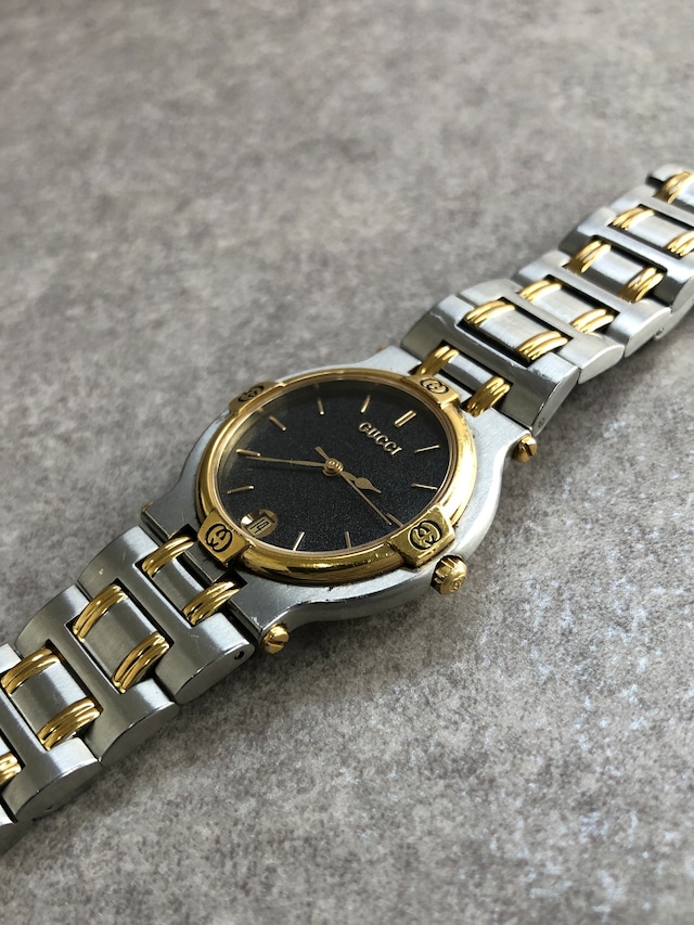 GUCCI グッチ 腕時計 シルバー×ゴールド ロゴ ステンレススチール クォーツ 9000M vintage ヴィンテージ オールド kfni2y