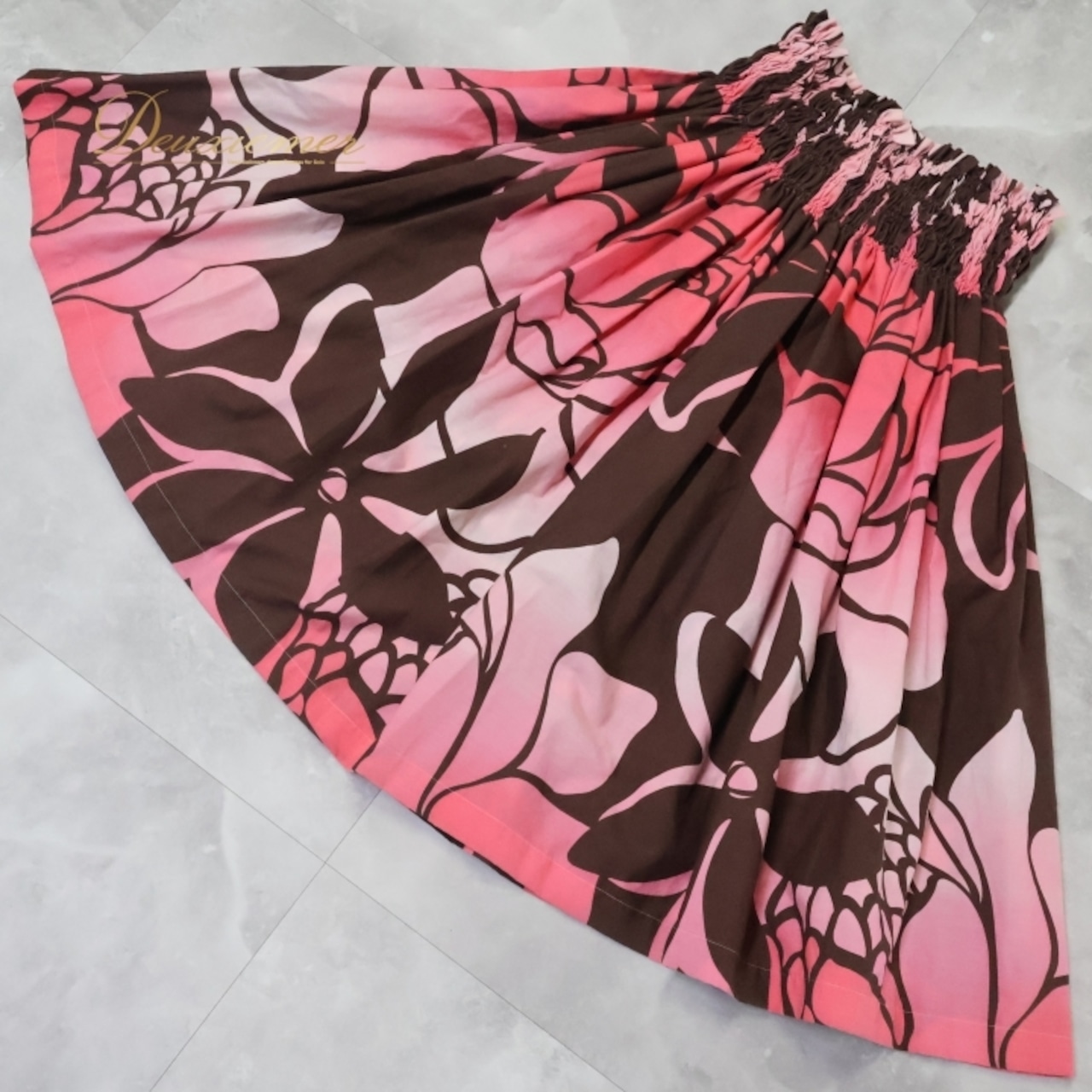 フラダンス 衣装 パウスカート ブラウン系 ピンク系 ツートーン かわいい 花柄 グラデーション 鮮やか 華やか 明るい ふわふわ ハワイアン アロハ ハワイアンプリント フラ ダンス レッスン 練習 かわいらしい スカート