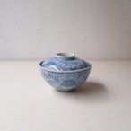 お花の染付の蓋物