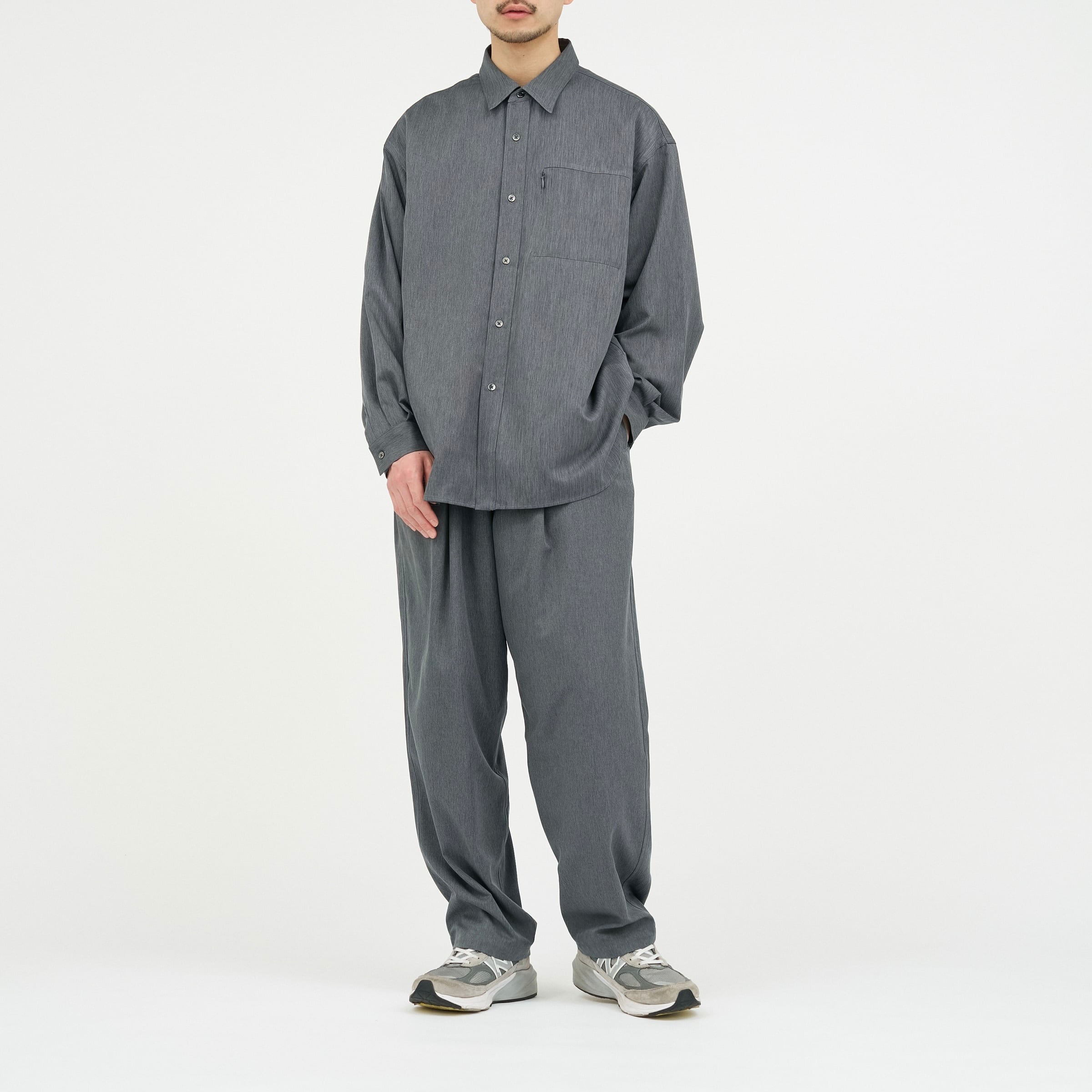 FreshService｜COOLFIBER TWO TUCK EASY PANTS | 眠家オンラインストア