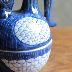 パカッと開く、陶器の青いニワトリ 4