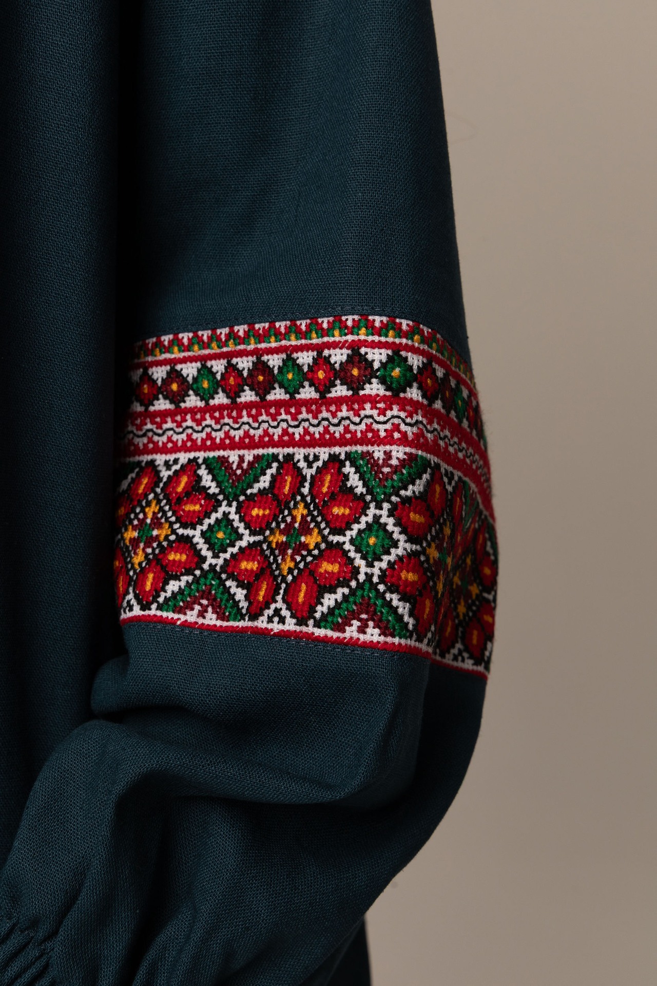 ウクライナ刺繍ヴィシヴァンカ　手刺繍　レディース・フリーサイズ - 12
