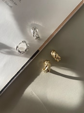ラウンドツイストピアス