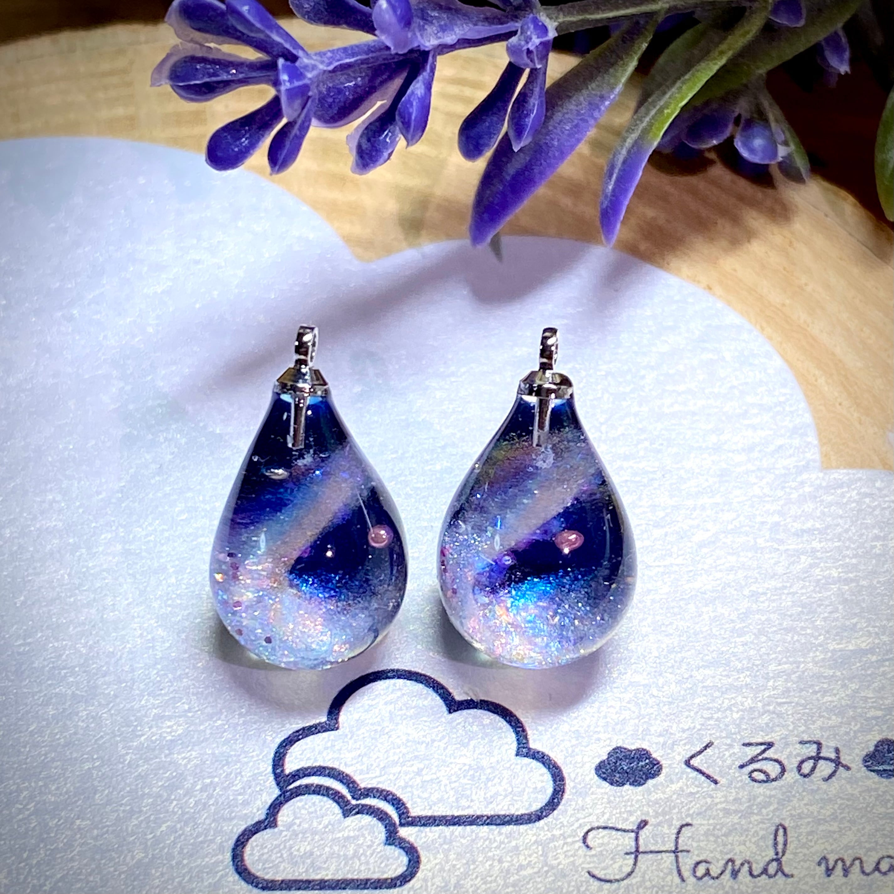 レジンピアス イヤリング 天の川 しずく型 16×10mm ブルー シルバー