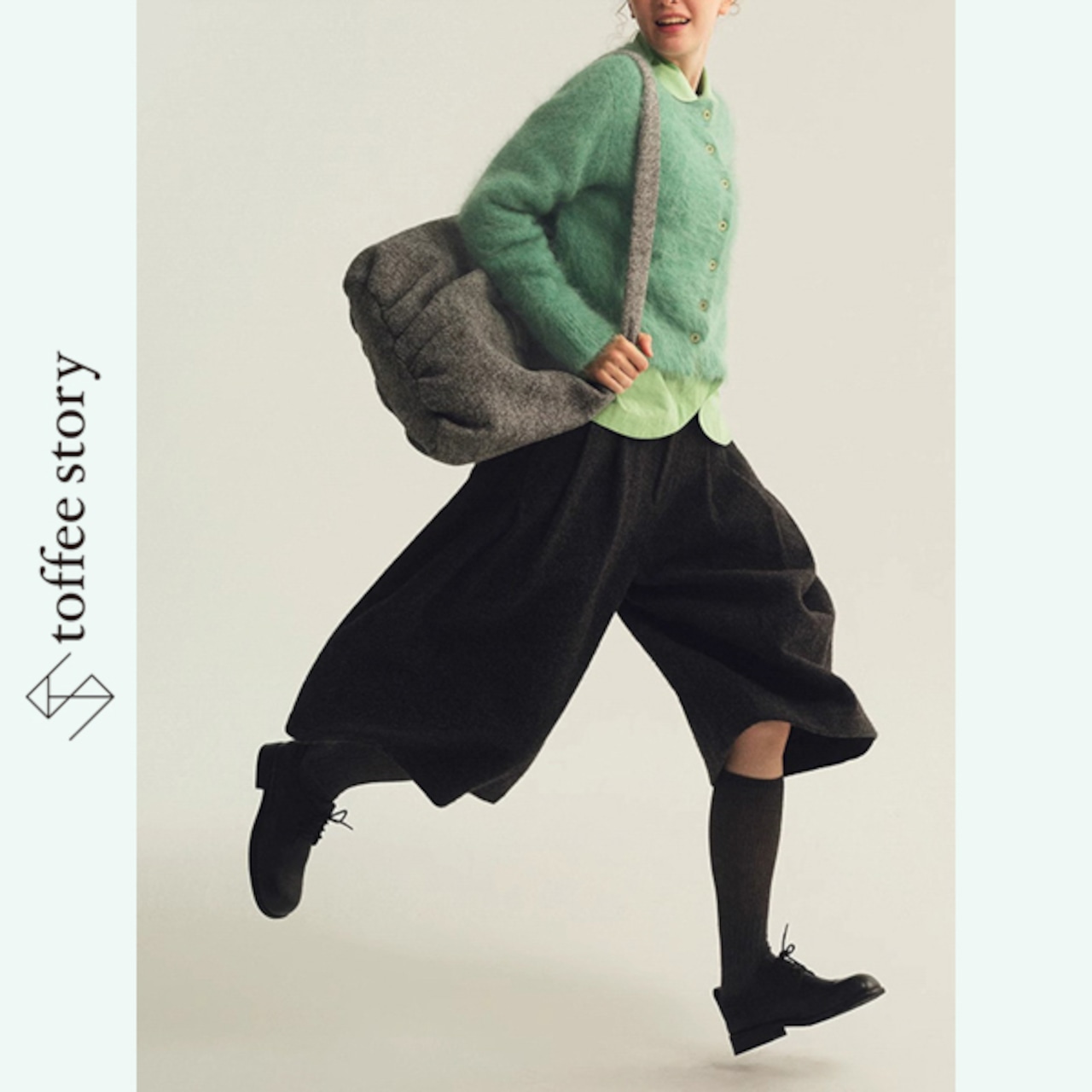 【2color】光をすくうふわふわショートカーディガン 《P0307》