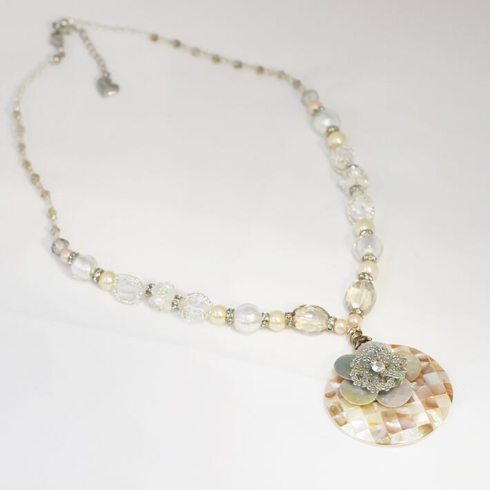Saori accessory ネックレスシェルホワイトハンドメイドロングネックレス